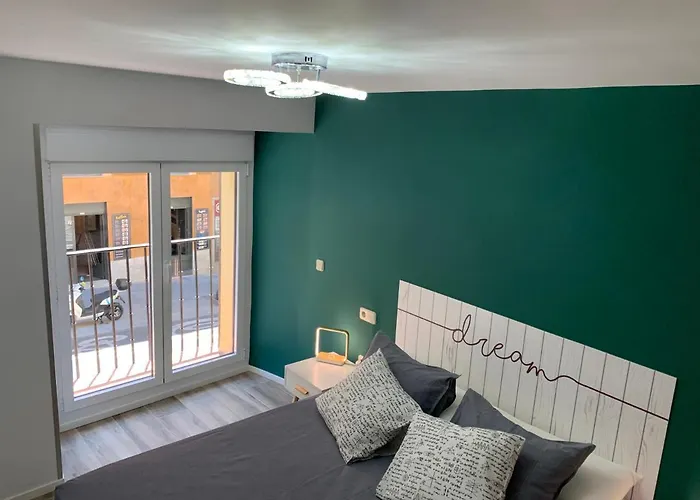 Madrid Villa Suites Aquamarina