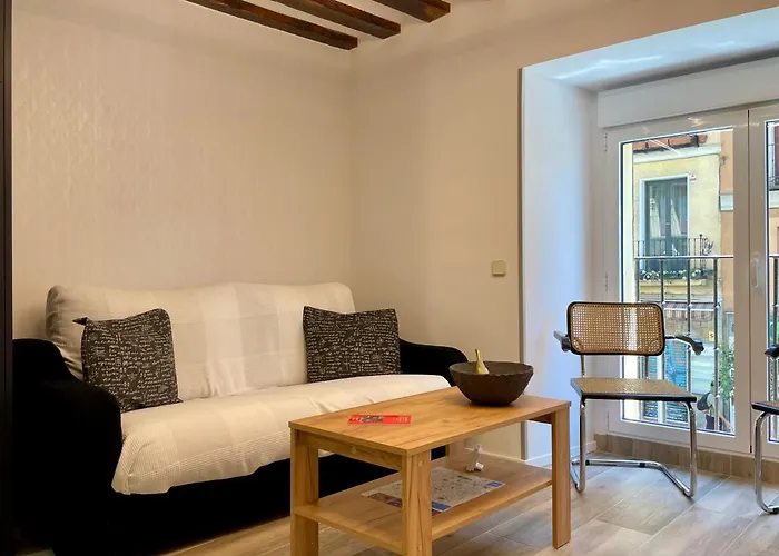 Madrid Villa Suites Aquamarina